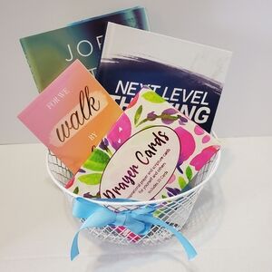 SALE - $14.00 - Inspiration Christmas Gift Basket - Joel Osteen Books & More